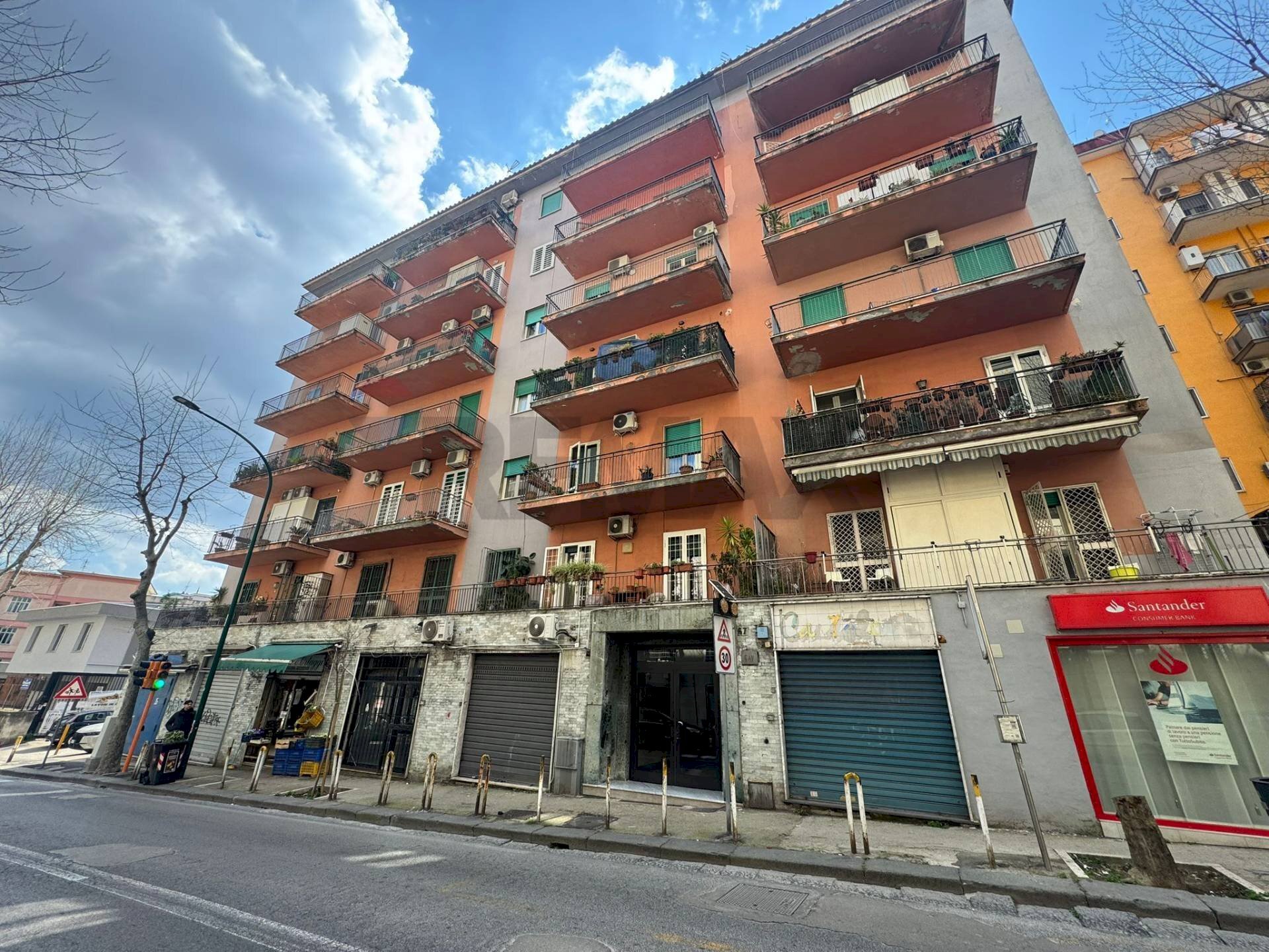 Edificio all\'aperto - Commercial Premises Via Bernardo Cavallino
 
69, Napoli - photo 2