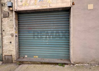 Edificio all\'aperto - Locale Commerciale Via Bernardo Cavallino
 
69, Napoli - foto 5