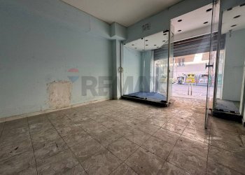 Stanza vuota - Locale Commerciale Via Bernardo Cavallino
 
69, Napoli - foto 9