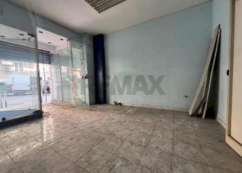 Stanza vuota - Locale Commerciale Via Bernardo Cavallino
 
69, Napoli - foto 12