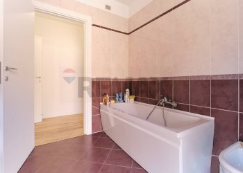 Bagno - Two-room apartment PIAZZALE REPUBBLICA
 
11, Fidenza - photo 10