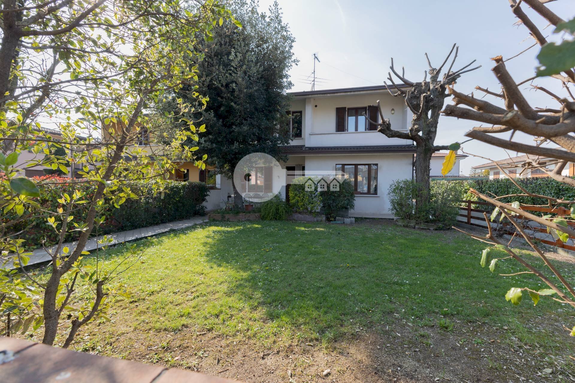 Foto 2 - Casa semi indipendente Via Tita Secchi
 
57, Isorella - foto 2