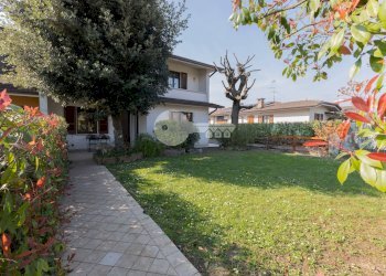 Foto 1 - Casa semi indipendente Via Tita Secchi
 
57, Isorella - foto 1