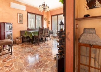 Sala da pranzo - Villa via Cavour
 
5, Caravate - foto 9