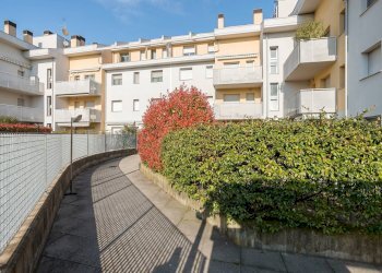 Foto 23 - Bilocale VIA SAN BERNARDINO
 
46, Lallio - foto 23