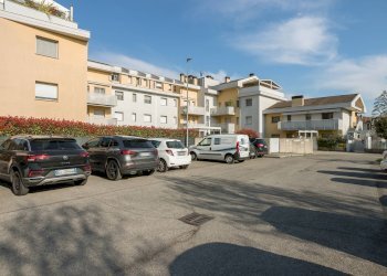 Foto 24 - Bilocale VIA SAN BERNARDINO
 
46, Lallio - foto 24