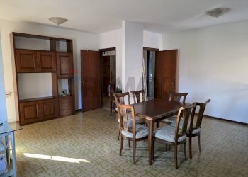 Sala da pranzo - Quadrilocale Via Sofia Da Camino
 
4, Follina - foto 9