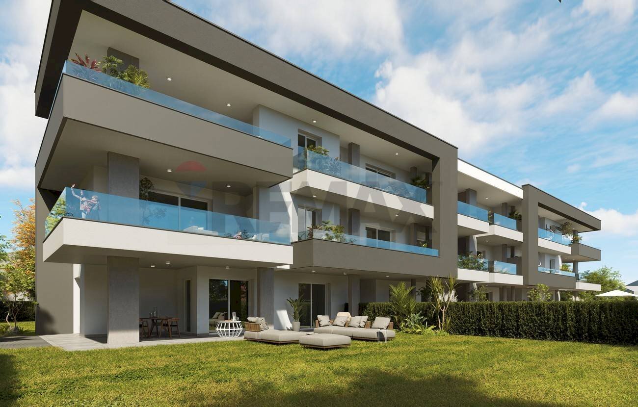 Edificio all\'aperto - Quadrilocale via Trento, Cadorago - foto 1