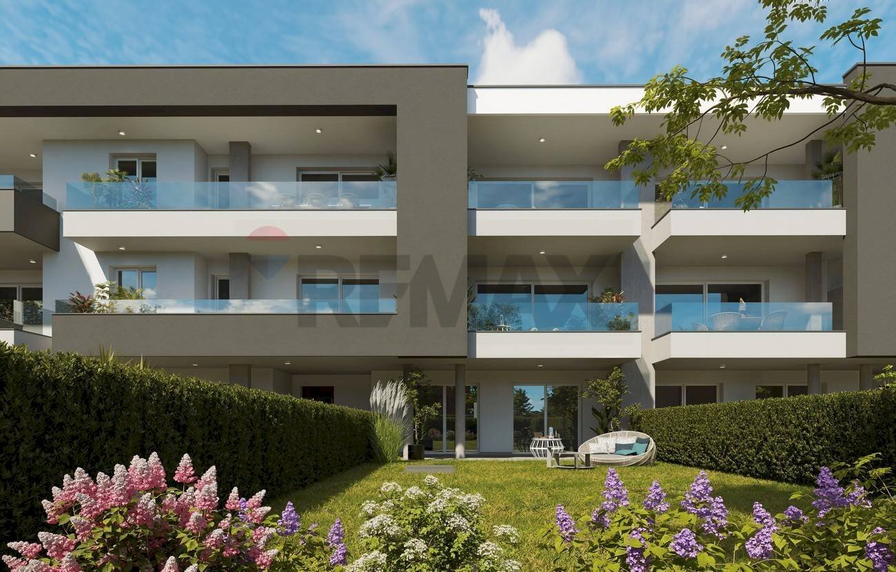 Edificio all\'aperto - Three-room apartment via Trento, Cadorago - photo 1