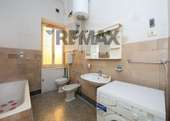 Bagno - Bilocale Via Lucrino
 
26, Roma - foto 18