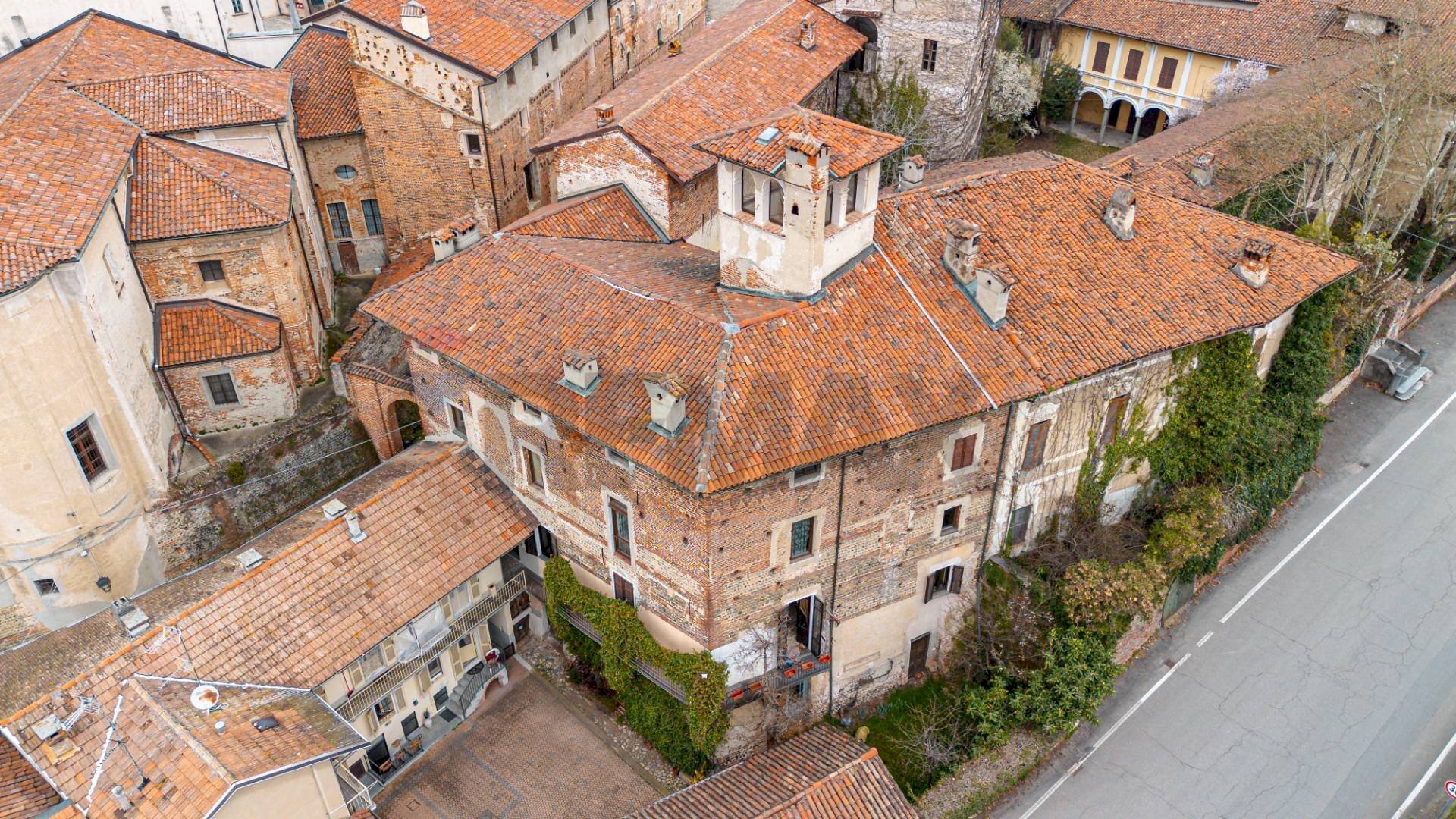 Edificio all\'aperto - Castello Buronzo - foto 1