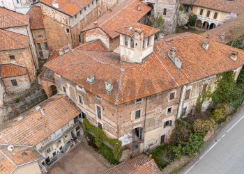 Edificio all\'aperto - Castello Buronzo - foto 1