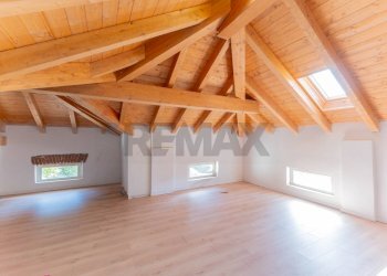 Stanza vuota - Villa Castelletto Sopra Ticino - foto 28