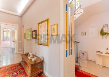 Hall / corridoio - Villa Castelletto Sopra Ticino - foto 40