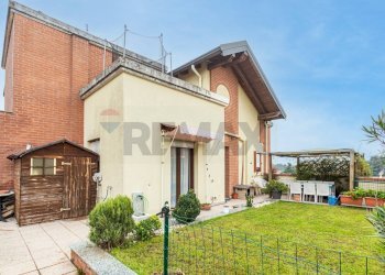 Casa all\'aperto - Attico Piazza E. Montale
 
2, Gorla Minore - foto 19