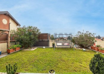 Giardino - Attico Piazza E. Montale
 
2, Gorla Minore - foto 22