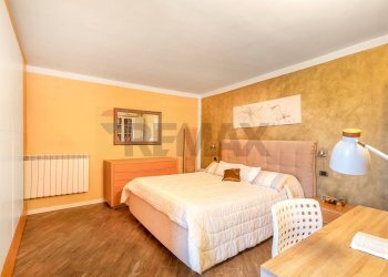 Camera / camera da letto - Attico Piazza E. Montale
 
2, Gorla Minore - foto 28