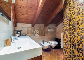 Bagno - Attico Piazza E. Montale
 
2, Gorla Minore - foto 33