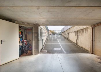 Parcheggio - Attico Piazza E. Montale
 
2, Gorla Minore - foto 37