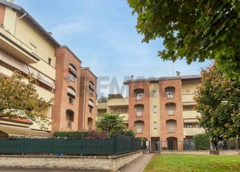 Edificio all\'aperto - Attico Piazza E. Montale
 
2, Gorla Minore - foto 38