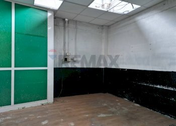 Stanza vuota - Capannone via monte rosa, Oleggio Castello - foto 5