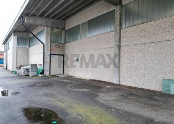 Parcheggio - Capannone via monte rosa, Oleggio Castello - foto 8