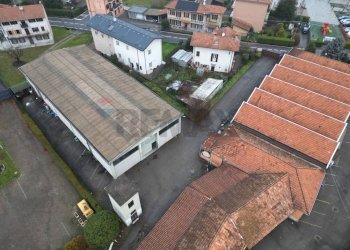 Casa all\'aperto - Capannone via monte rosa, Oleggio Castello - foto 10