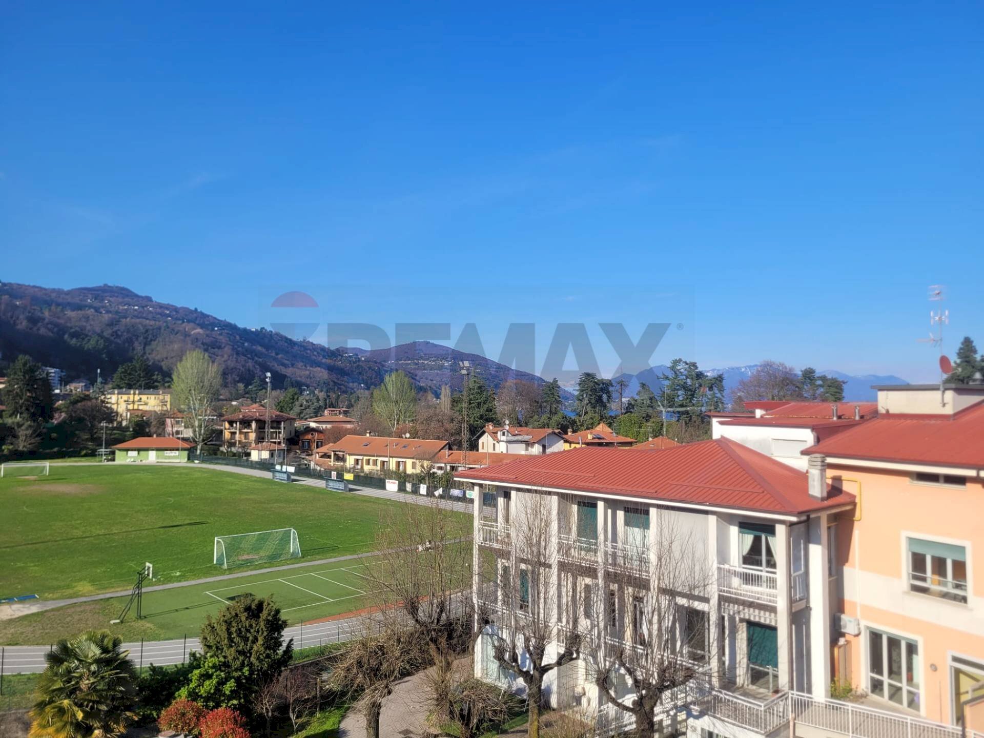 Edificio all\'aperto - Trilocale Meina - foto 2