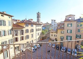Balcone - Trilocale piazza mercato del fieno, Bergamo - foto 1
