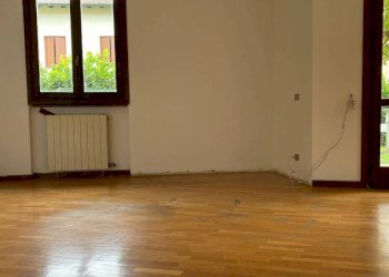 Camera da letto - Villa via Alessandro Manzoni, Besnate - foto 4