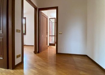 Disimpegno - Villa via Alessandro Manzoni, Besnate - foto 13