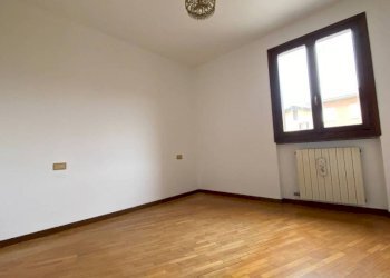 Camera da letto - Villa via Alessandro Manzoni, Besnate - foto 16