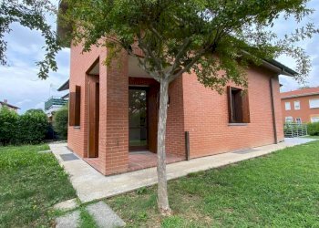 Giardino - Villa via per Besnate, Gallarate - photo 1