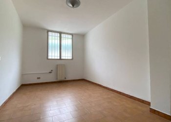 Stanza non arredata - Villa via per Besnate, Gallarate - photo 23