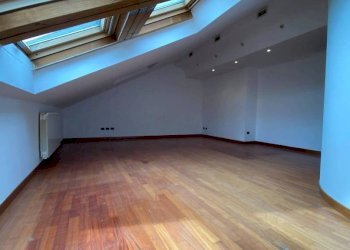 Stanza non arredata - Villa via per Besnate, Gallarate - photo 33