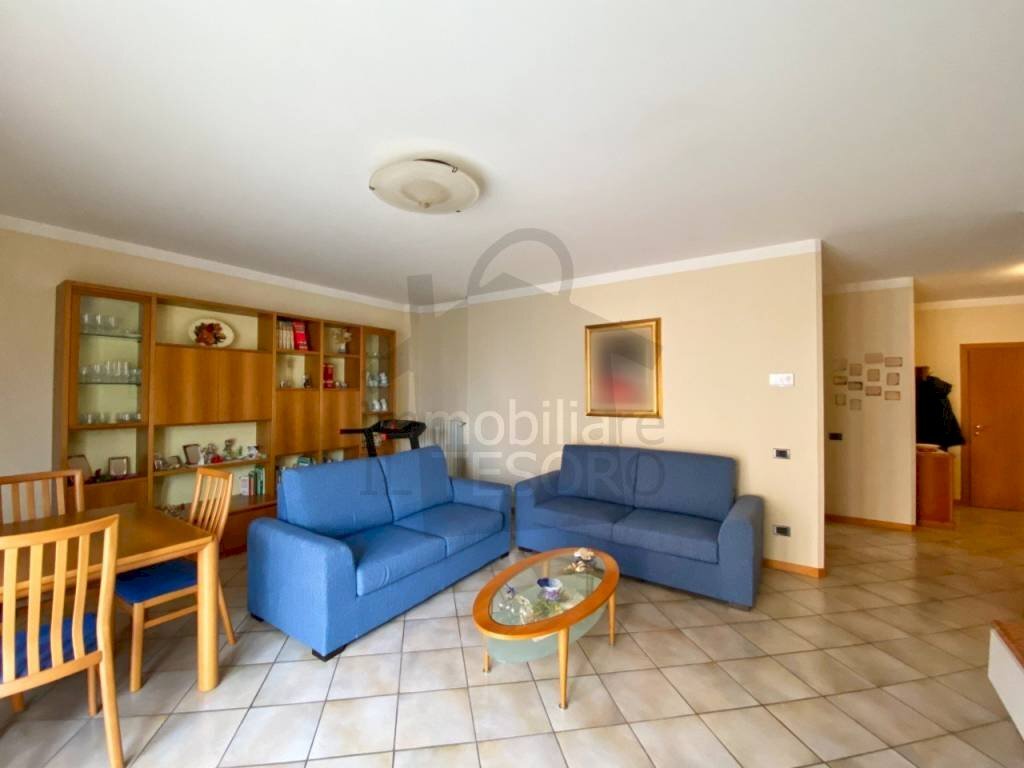 Soggiorno - Appartamento via Alberti da Ferrara, 2, Talamello - foto 2