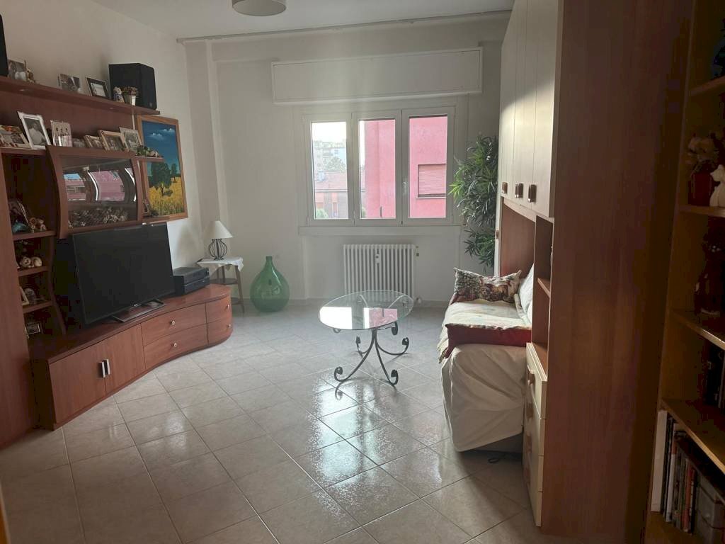 Camera da letto - Two-room apartment via Walter Tobagi, 13, Milano (neighborhood Barona) - photo 1