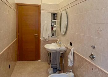 Bagno - Bilocale via Walter Tobagi, 13, Milano (zona Barona) - foto 19