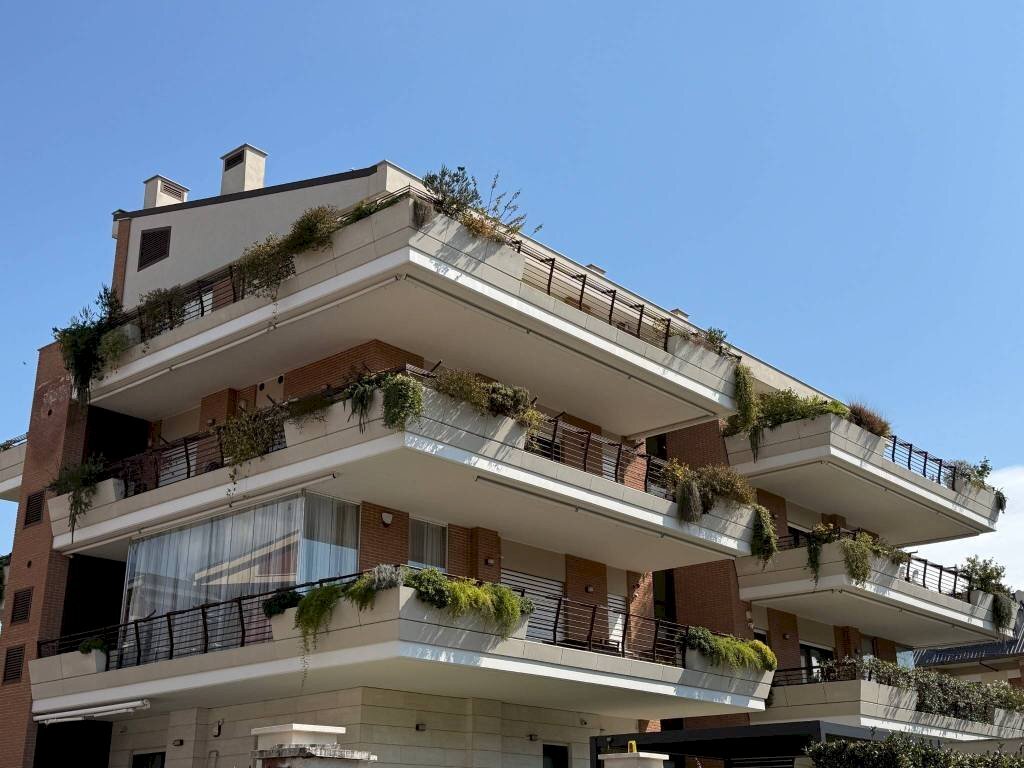 Facciata - Bilocale via Cariati, Roma - foto 2