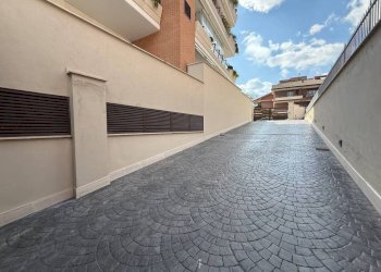 Cortile interno - Bilocale via Cariati, Roma - foto 33