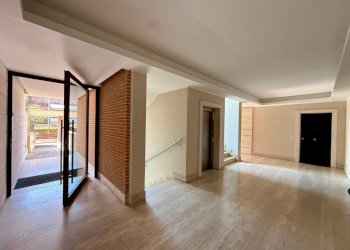 Interno palazzo - Bilocale via Cariati, Roma - foto 8