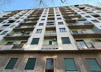 Facciata - Trilocale corso Traiano, 152, Torino (zona Mirafiori Sud) - foto 2