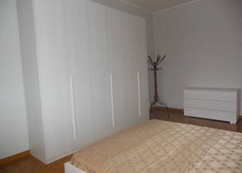 Camera da letto - Bilocale viale Jacopo Barozzi, Modena (zona Circoscrizione 1) - foto 6