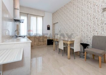 Sala da pranzo - Four-room apartment Via Carlo Farini
34, Milano - photo 13