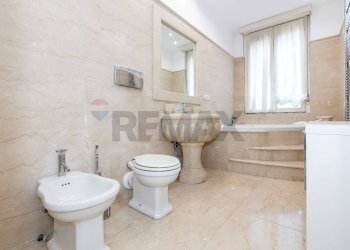 Bagno - Four-room apartment Via Carlo Farini
34, Milano - photo 27