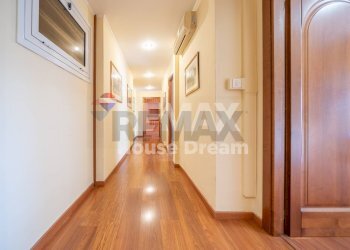 Hall / corridoio - Trilocale Via Ponzio Cominio
11, Roma - foto 36