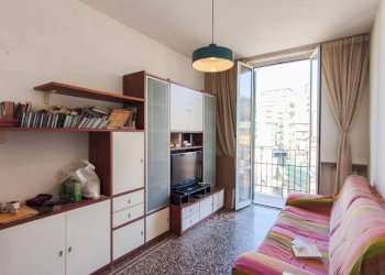 Soggiorno - Trilocale viale Michelangelo Buonarroti, Genova (zona Sampierdarena) - foto 3