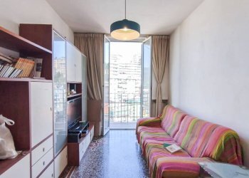 Soggiorno - Trilocale viale Michelangelo Buonarroti, Genova (zona Sampierdarena) - foto 4