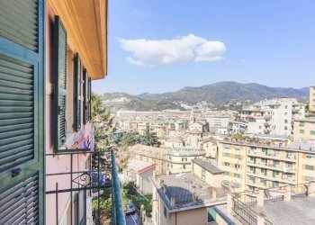 Vista - Trilocale viale Michelangelo Buonarroti, Genova (zona Sampierdarena) - foto 6