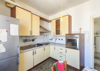 Cucina - Trilocale viale Michelangelo Buonarroti, Genova (zona Sampierdarena) - foto 8